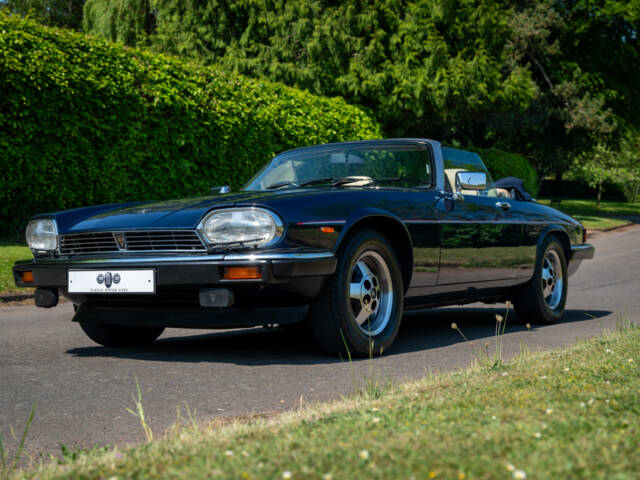 Image 1/11 of Jaguar XJS 5.3 V12 (1990)