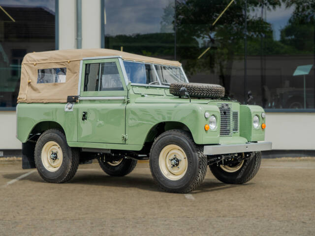 Image 1/30 of Land Rover 88 (1971)