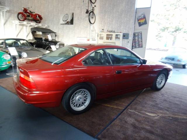 BMW 850i