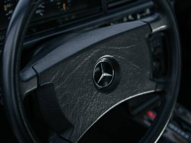 Mercedes-Benz 190 E 2.3-16