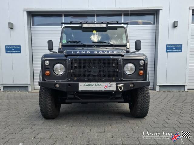 Land Rover Defender 110