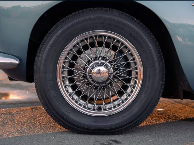 Aston Martin DB 4
