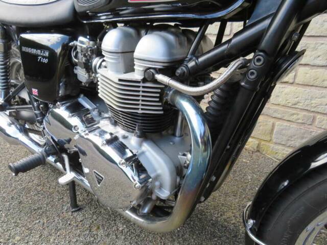 Triumph Bonneville T100