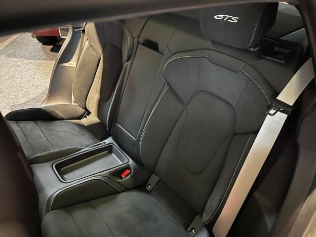 Porsche Taycan GTS Sport Turismo