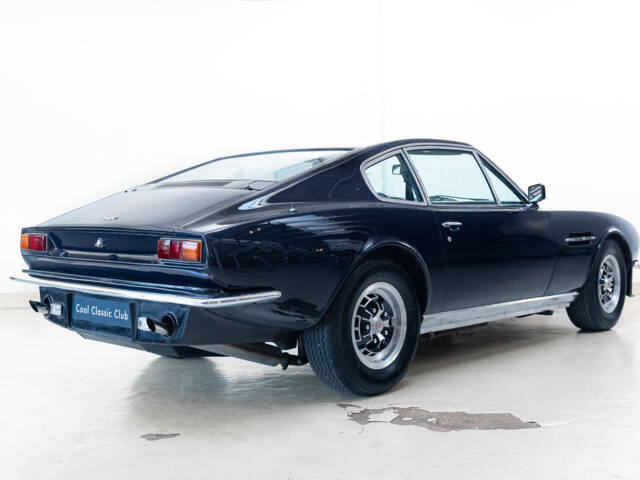 Aston Martin DBS V8