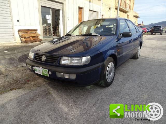 Afbeelding 1/21 van Volkswagen Passat 1.8 (1994)