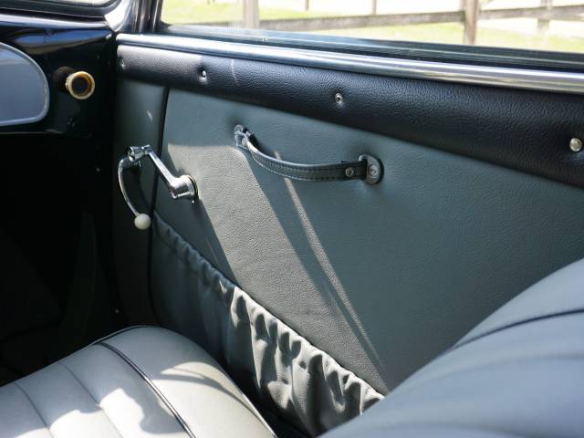 BMW 327