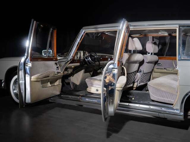 Mercedes-Benz 600