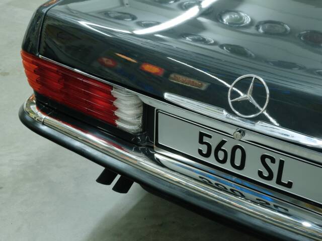 Mercedes-Benz 560 SL