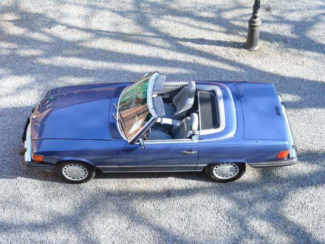 Mercedes-Benz 560 SL