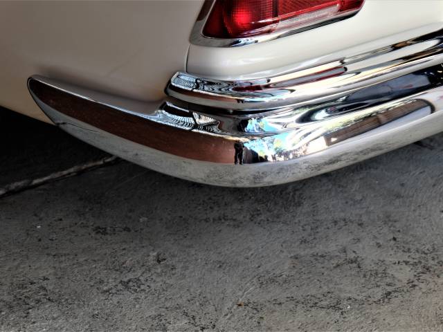 Mercedes-Benz 300 SE