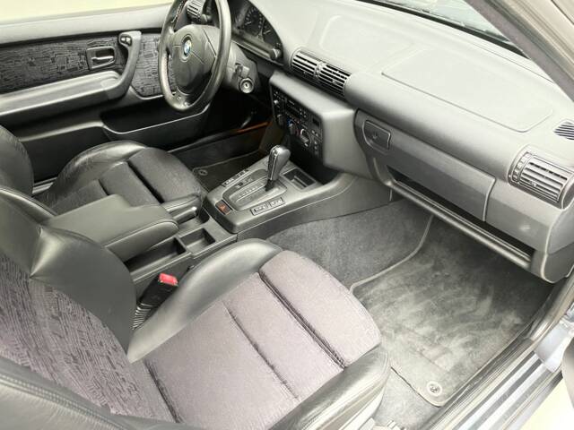 BMW 323ti Compact