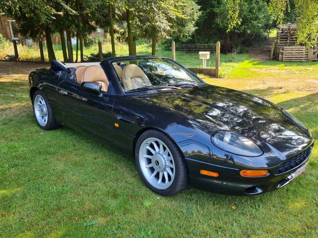 Aston Martin DB 7 Volante