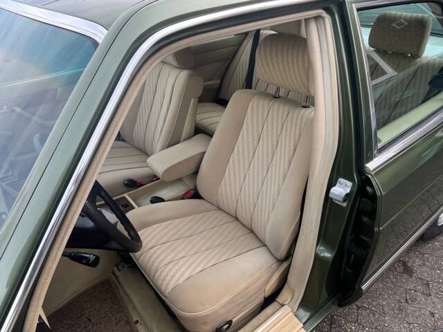 Mercedes-Benz 280 SE