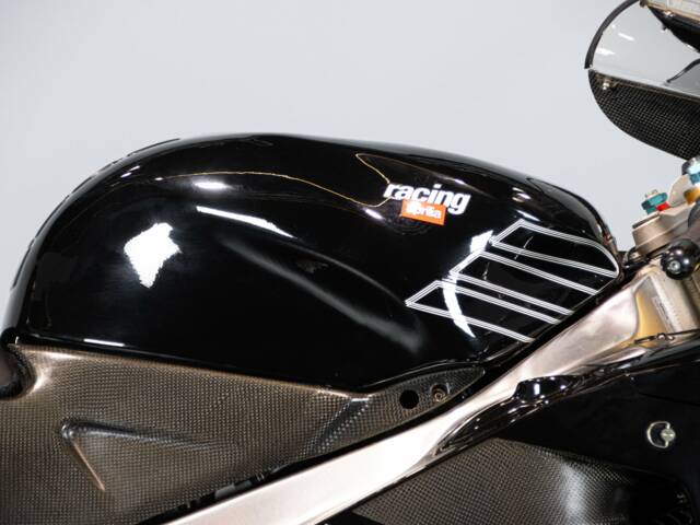 Aprilia RSV 1000 V60