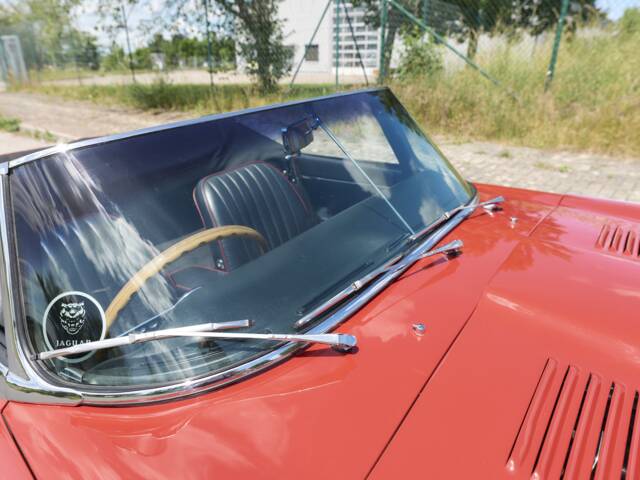 Jaguar E-Type 4.2