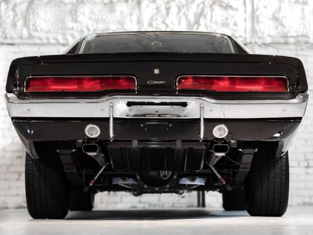 Dodge Charger 318