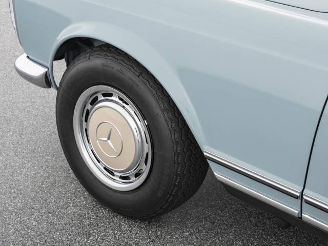 Mercedes-Benz 280 SL