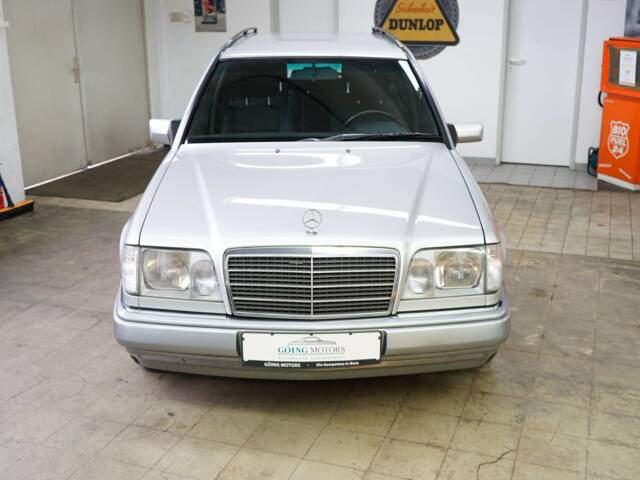 Mercedes-Benz E 220 T