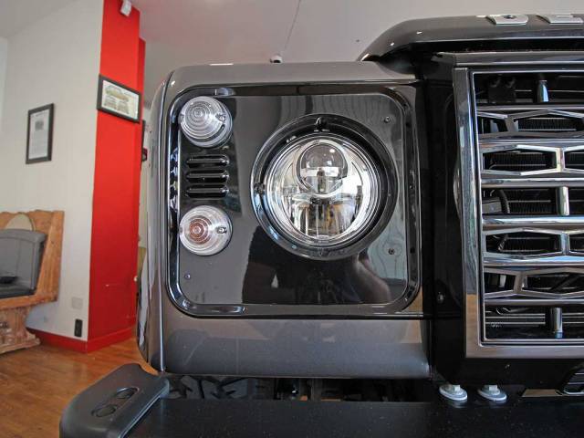 Land Rover Defender 90 Heritage