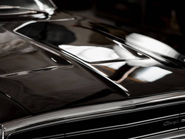 Dodge Charger 318