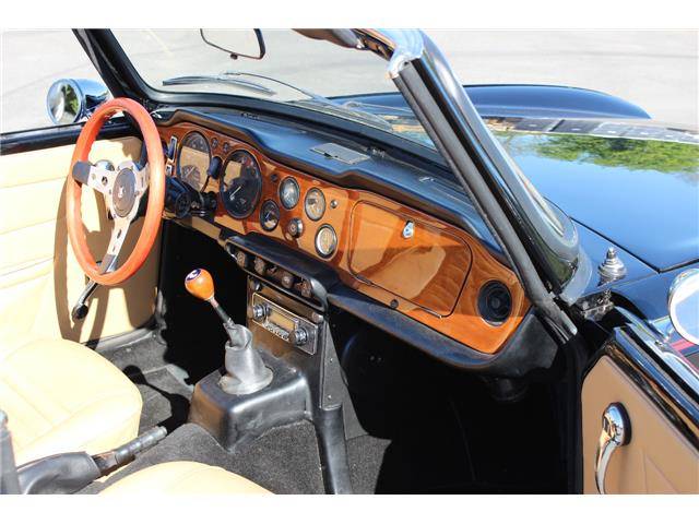 Triumph TR 6