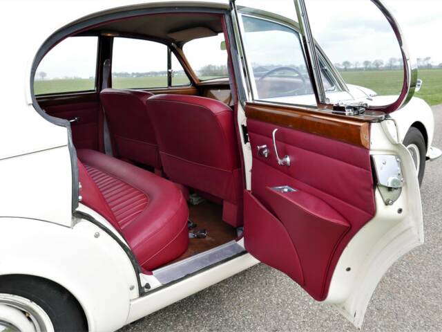 Jaguar 240