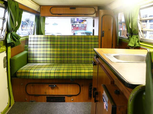 Volkswagen T2b Camper