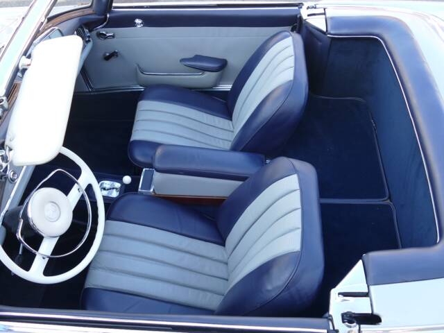 Mercedes-Benz 230 SL
