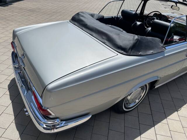 Mercedes-Benz 250 SE