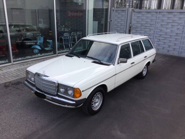 Mercedes-Benz 240 TD