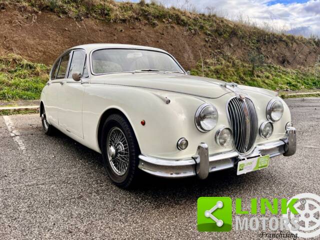 Image 1/10 of Jaguar Mk II 3.8 (1967)
