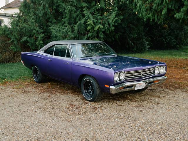 Plymouth Road Runner 383