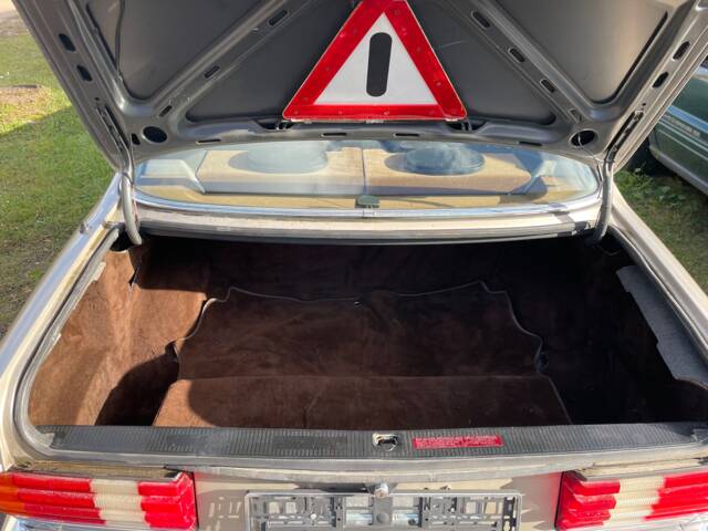 Mercedes-Benz 560 SEC