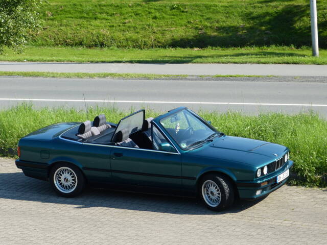 Afbeelding 1/12 van BMW 325i (1992)