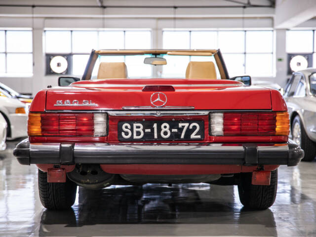 Mercedes-Benz 560 SL