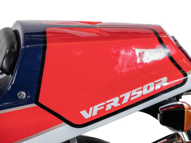 Honda VFR 750R RC 30