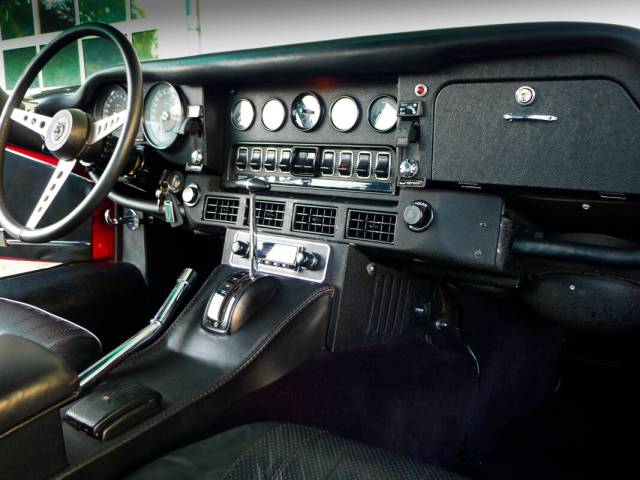 Jaguar E-Type V12 (2+2)