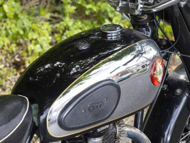 BSA B 33