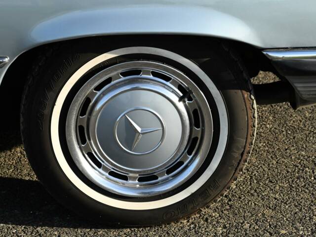 Mercedes-Benz 380 SL