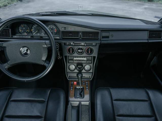 Mercedes-Benz 190 E 2.3-16