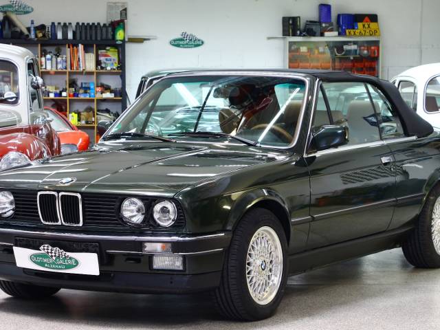 Image 1/34 de BMW 325i (1987)