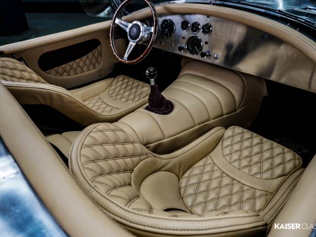 AC Cobra 427