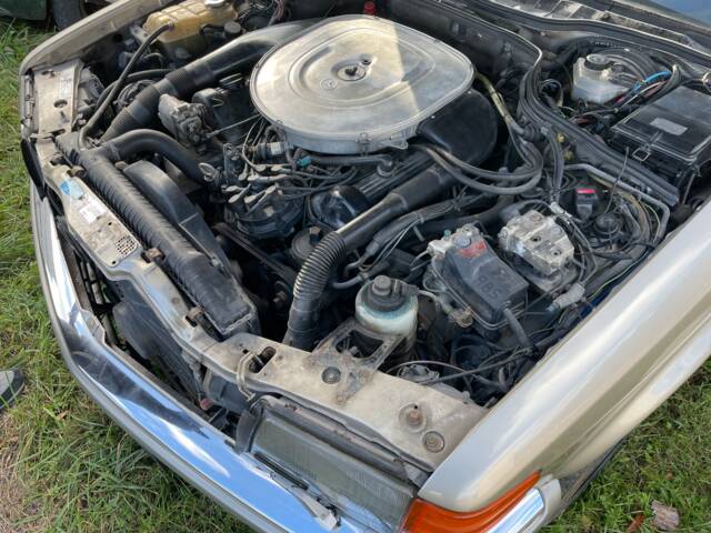 Mercedes-Benz 560 SEC