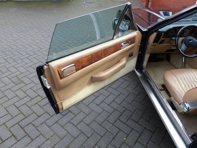Aston Martin V8 EFi Volante