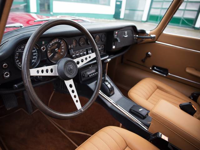 Jaguar E-Type V12 (2+2)