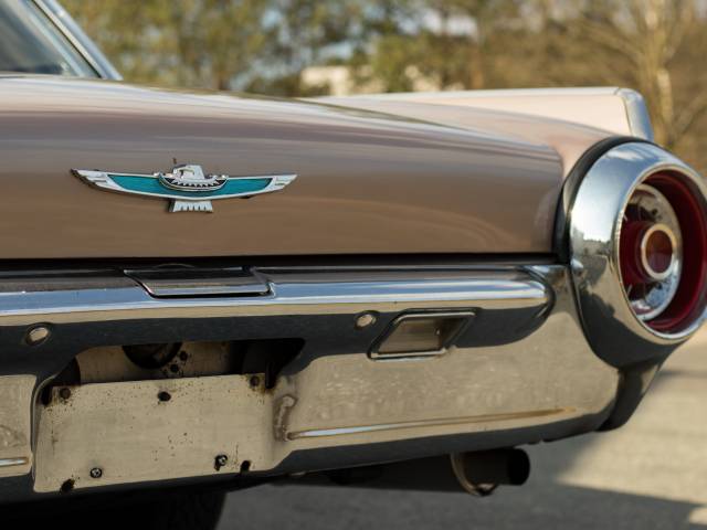 Ford Thunderbird