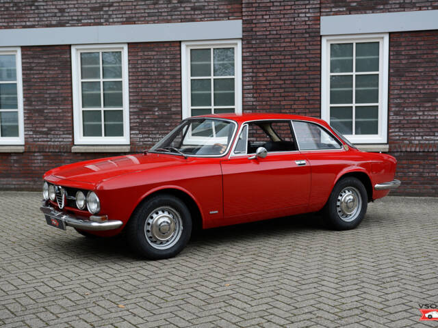 Image 1/15 of Alfa Romeo 1750 GT Veloce (1969)