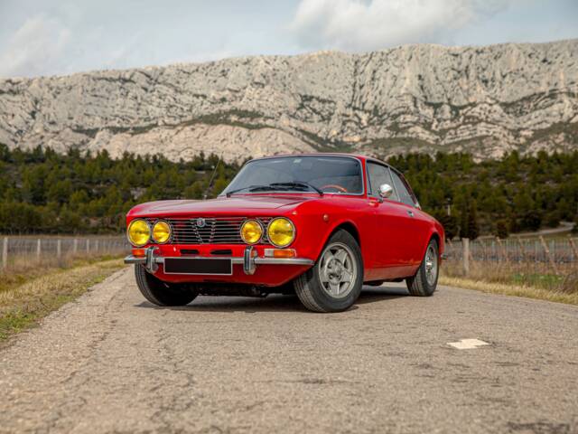 Imagen 1/33 de Alfa Romeo 2000 GT Veloce (1973)
