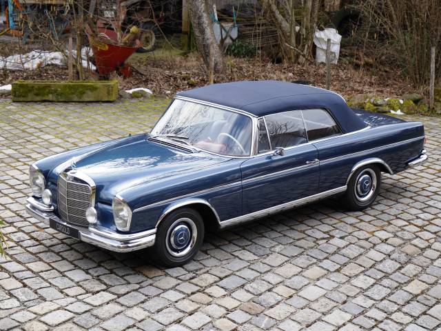 Mercedes-Benz 300 SE